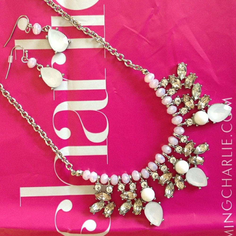 🆕Charming Charlie necklace and earrings set